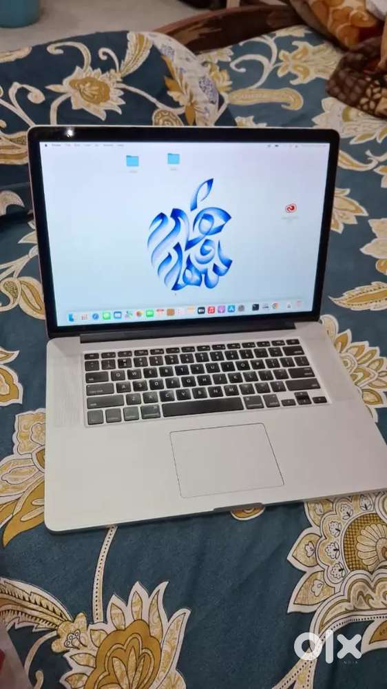 macbook pro i7 quad core 16gb ram 256gb ssd 15.6 inch