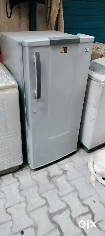 LG company single door fridge proper working condition good cooling