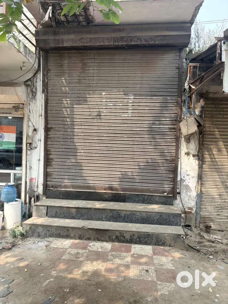 Shop available in nit5 for rent