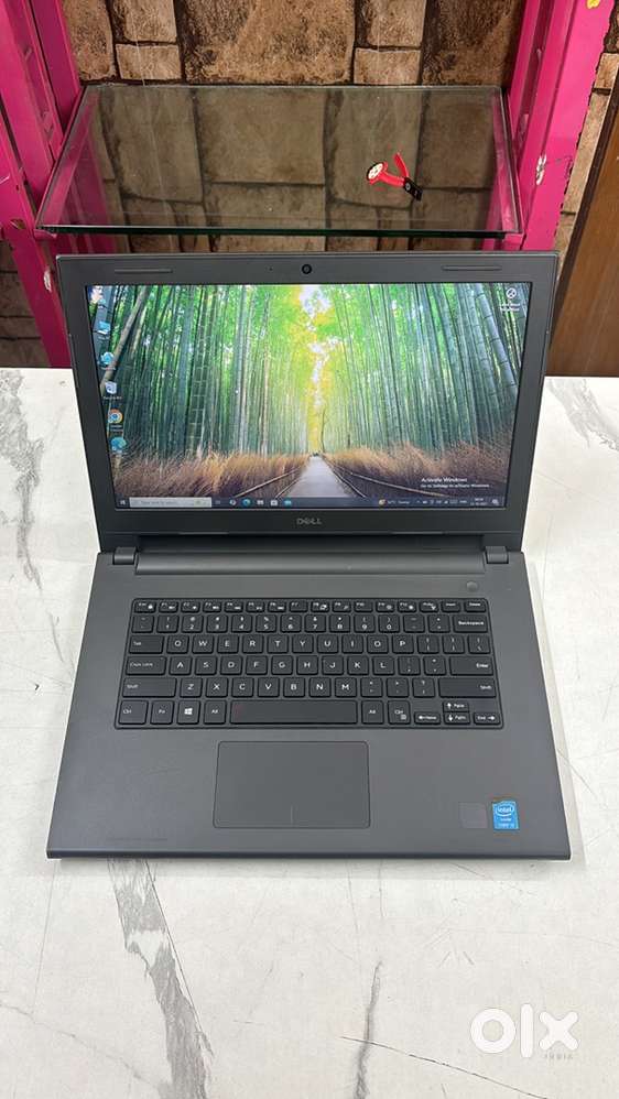 Dell i3 laptop for sell in just 7500 with dual graphics