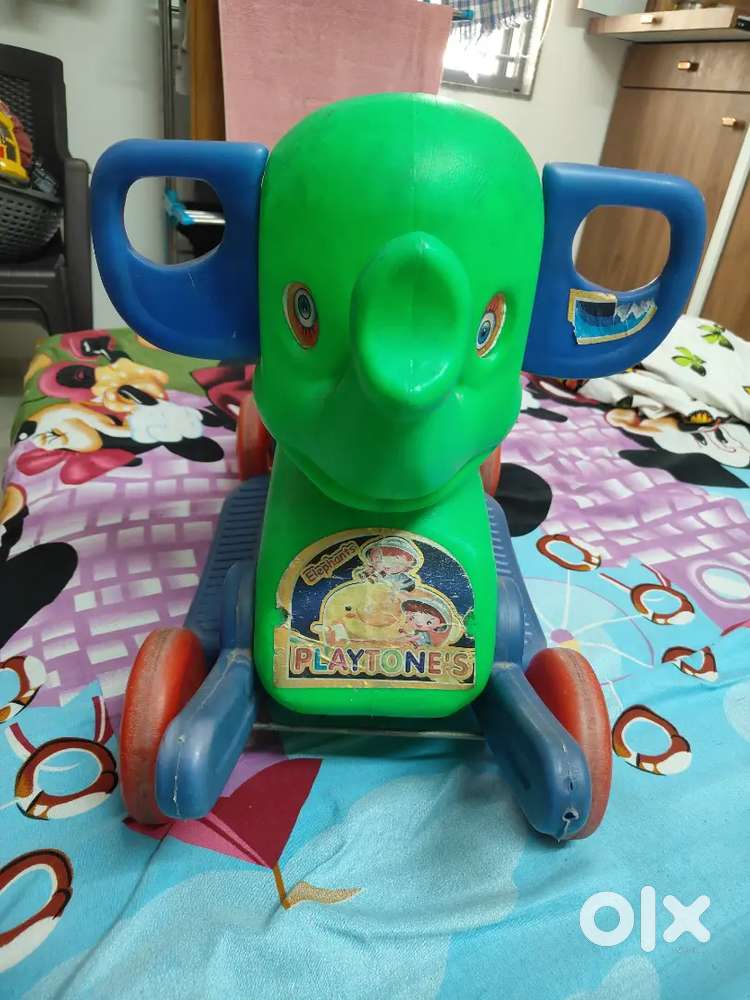 CHILDREN ELEPHANT