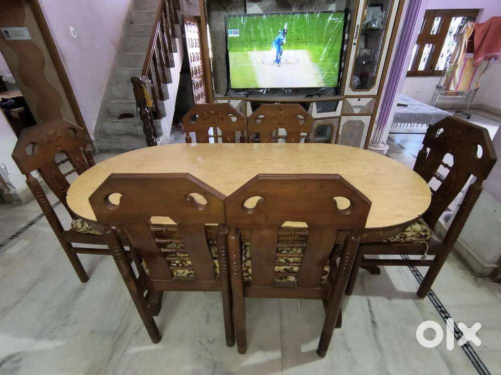 6-Seater Solid Wood Dining Table Set – Excellent Condition