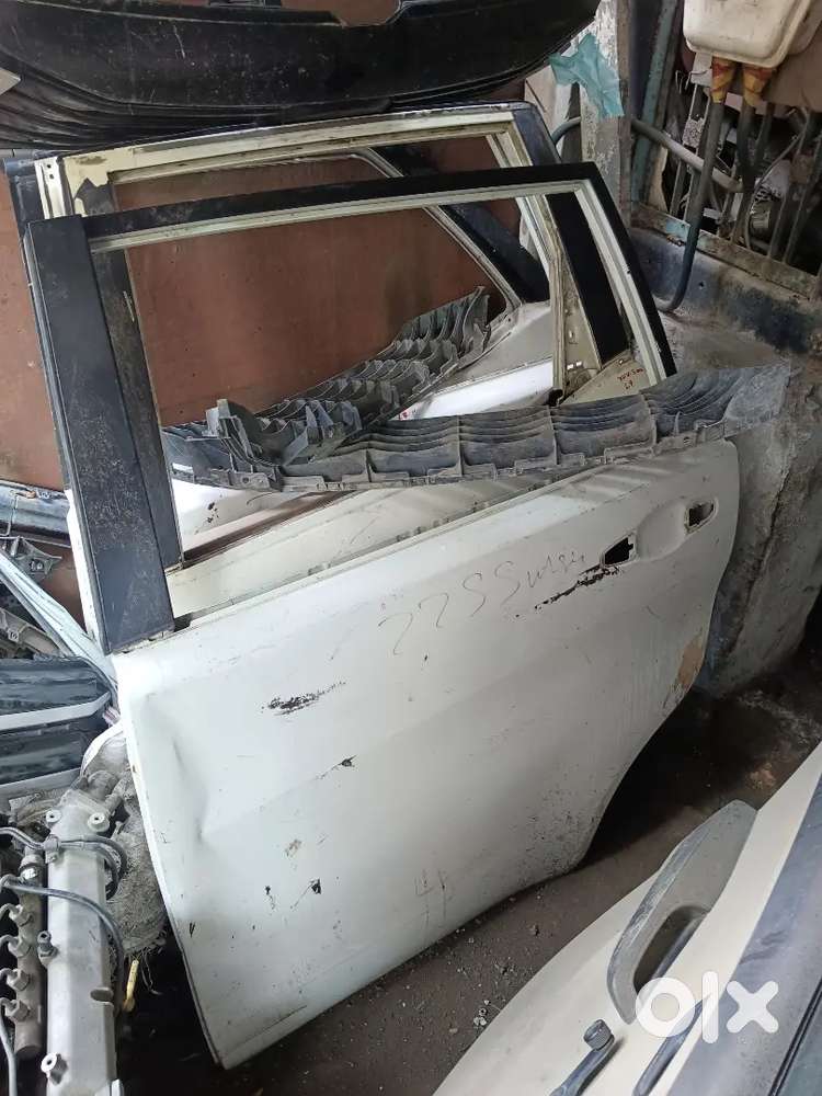 Innova crysta rear left door