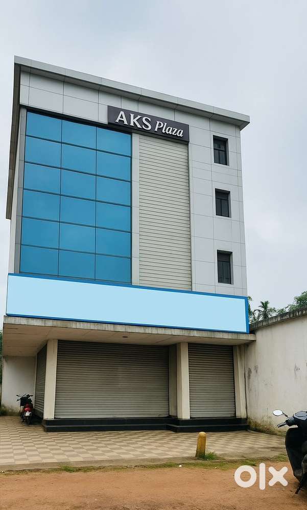 COMMERCIAL BUILDING FOR RENT