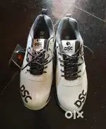 DSC Jaffa 22 Cricket Shoes – Size 8  Unused New Condition