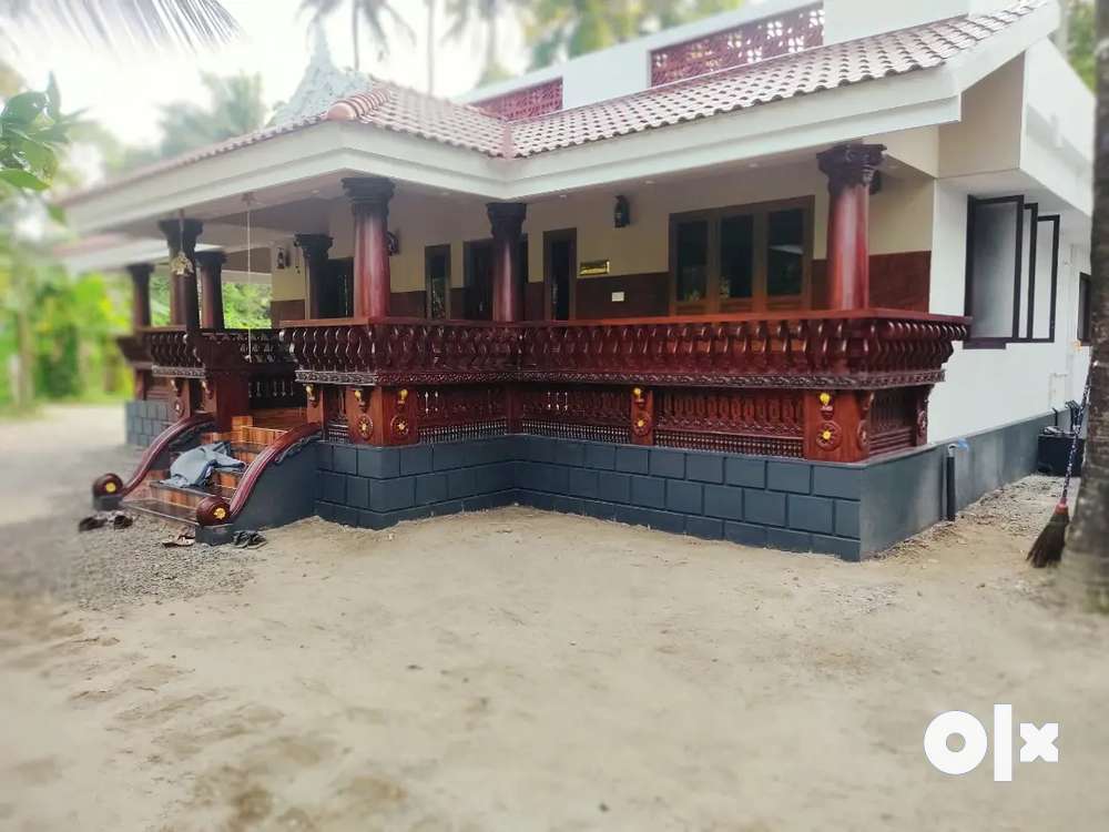 1300 sq.Ft house,3 bedroom,2 attached,Traditional type with nadumuttam