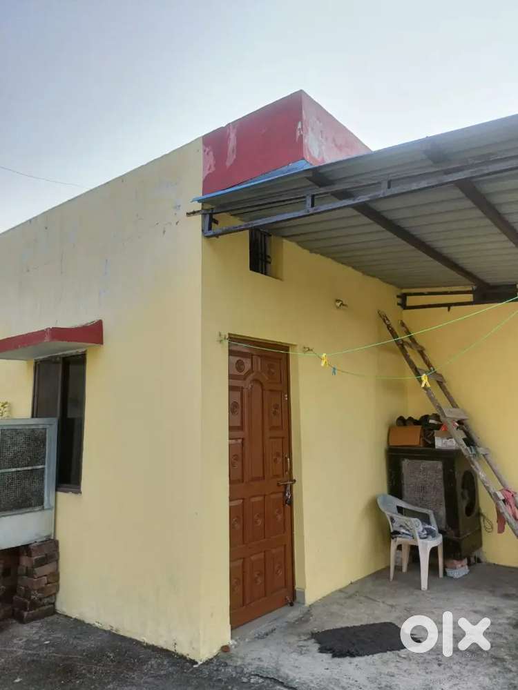 1Room in terrace available for bachelor's