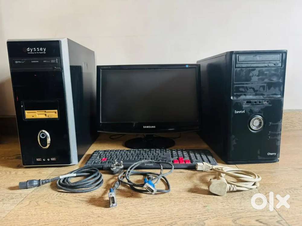2 CPU  1 Samsung Monitor  1 Keyboard  Cables