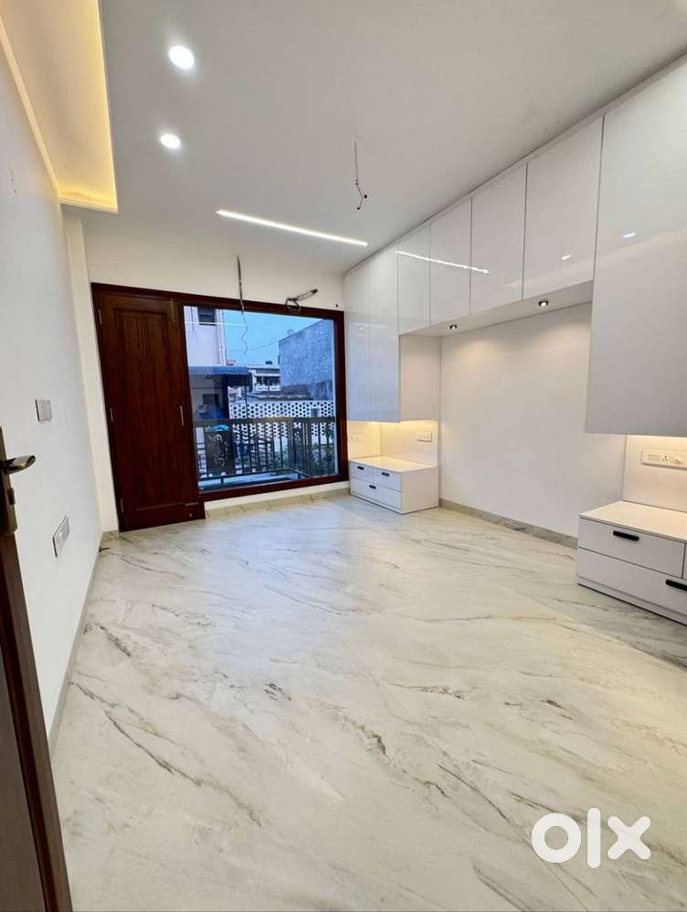 2 bhk first floor for rent