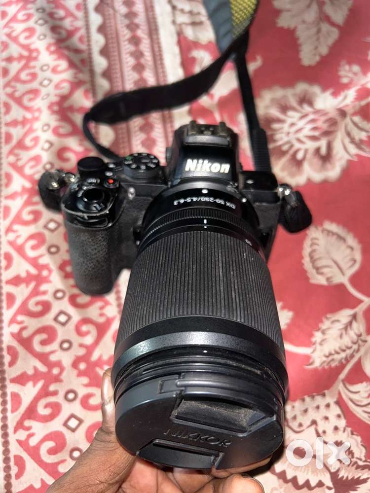 Nikon z50 16-50mm/50-250 lance and 2 pis battery