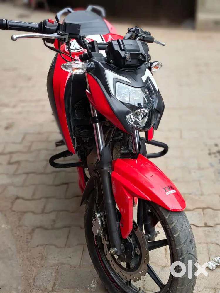 Tvs Apache 4v good condition