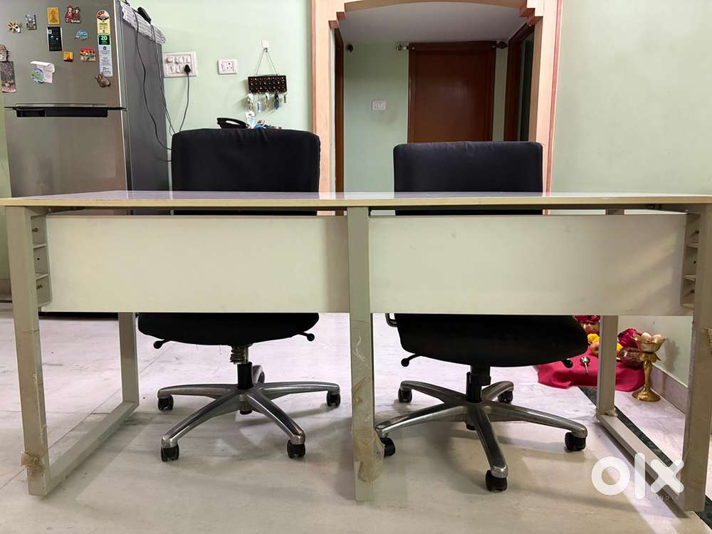 Work desk (4000) with dual chairs(800)
