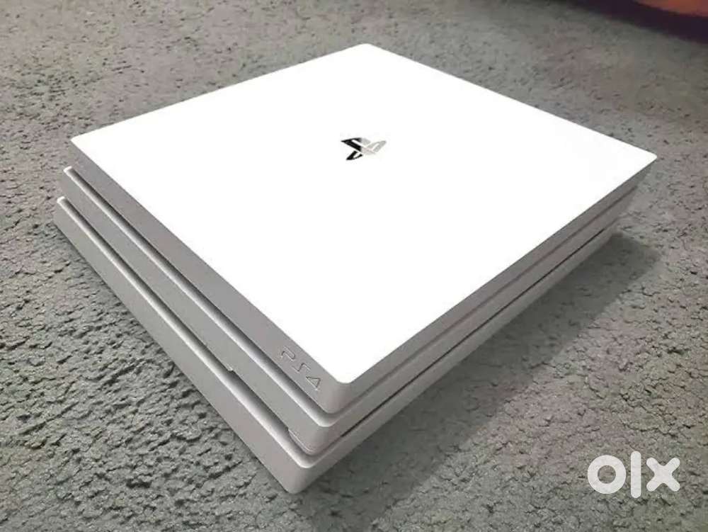 Playstation 4 1TB Pro White with 2 controllers