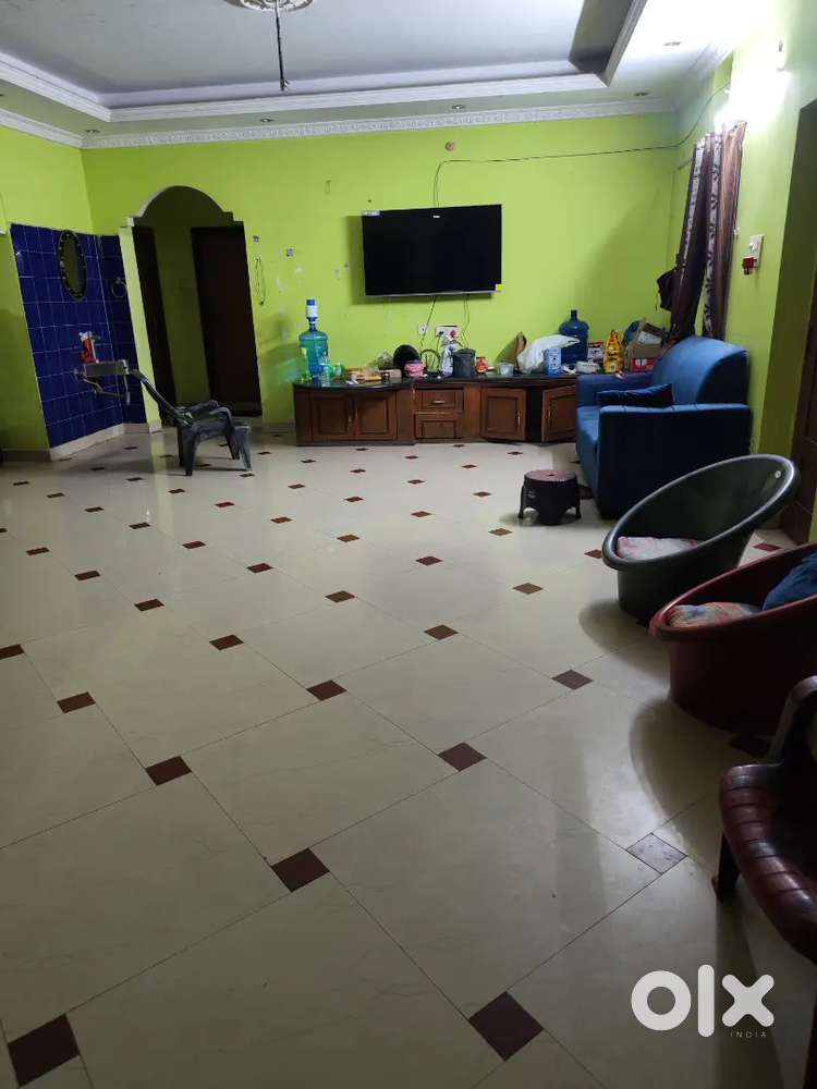 Looking for room mates