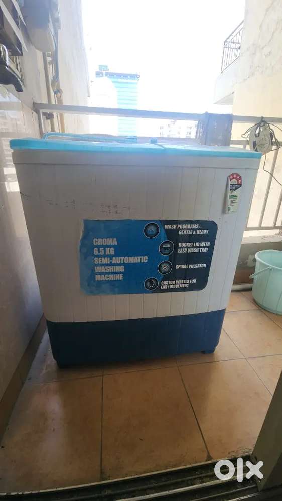Semi automatic washing machine