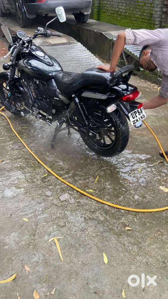 New model Bajaj Avenger 180cc