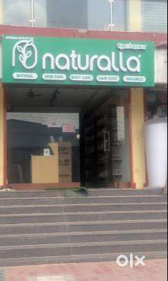 Female Sales Person at Naturalla SKin Care