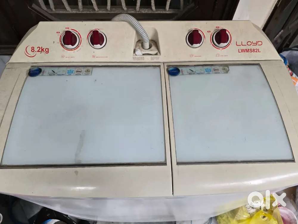 LLoyd 8.2 kg semi auto washing machine