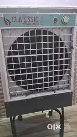 Cooler only 8 days used with stand