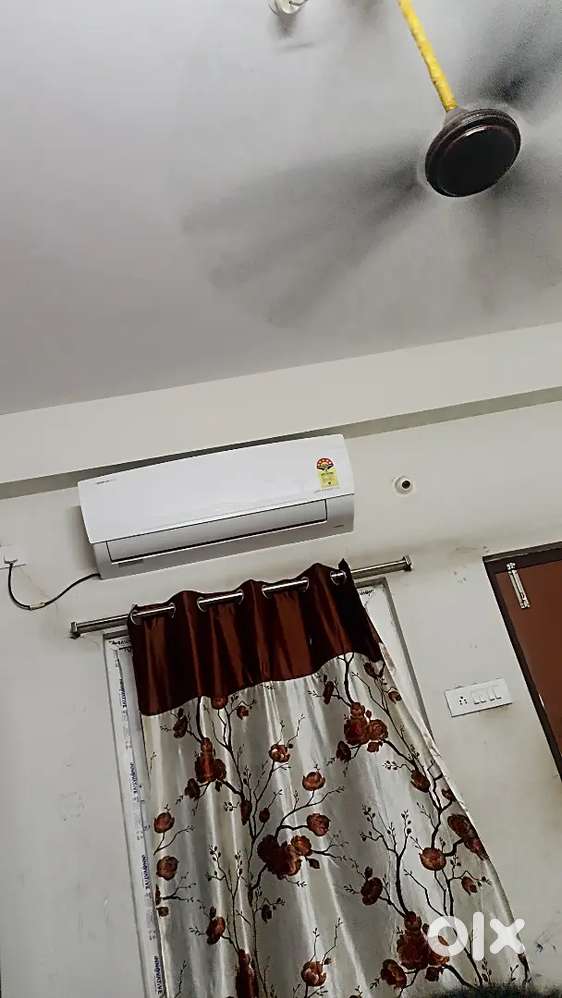 Ac LLoyD new item just 1 year used