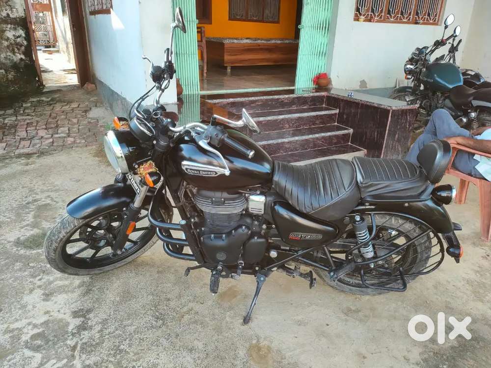Royal Enfield meteor 350 steller black