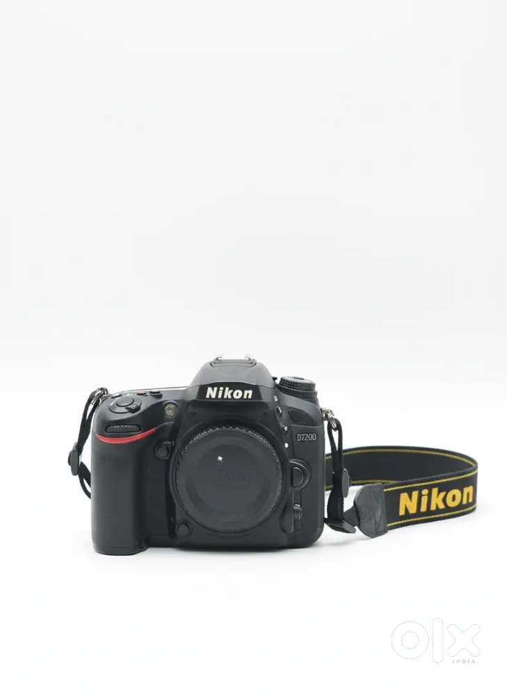 Nikon D7200 Body with Nikkor 18-105mm lens