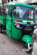 BAJAJ MAXIMA CNG