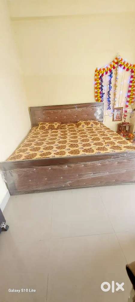 Brand new dabal bed 6×6 size palang nat used only 5 days old