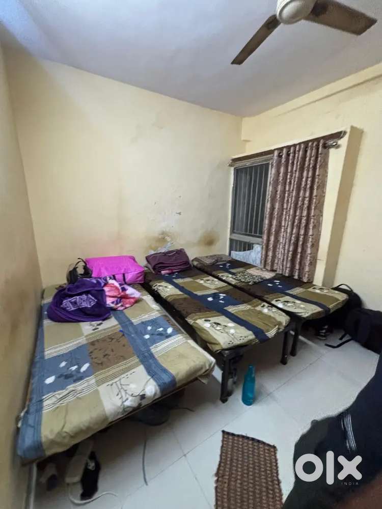 Running PG For Rent In Gurukul