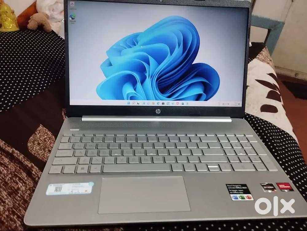 HP 15s R5 LAPTOP