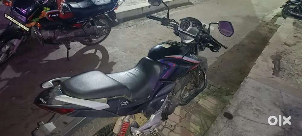 One handed driver bike timely maintenance by the woner