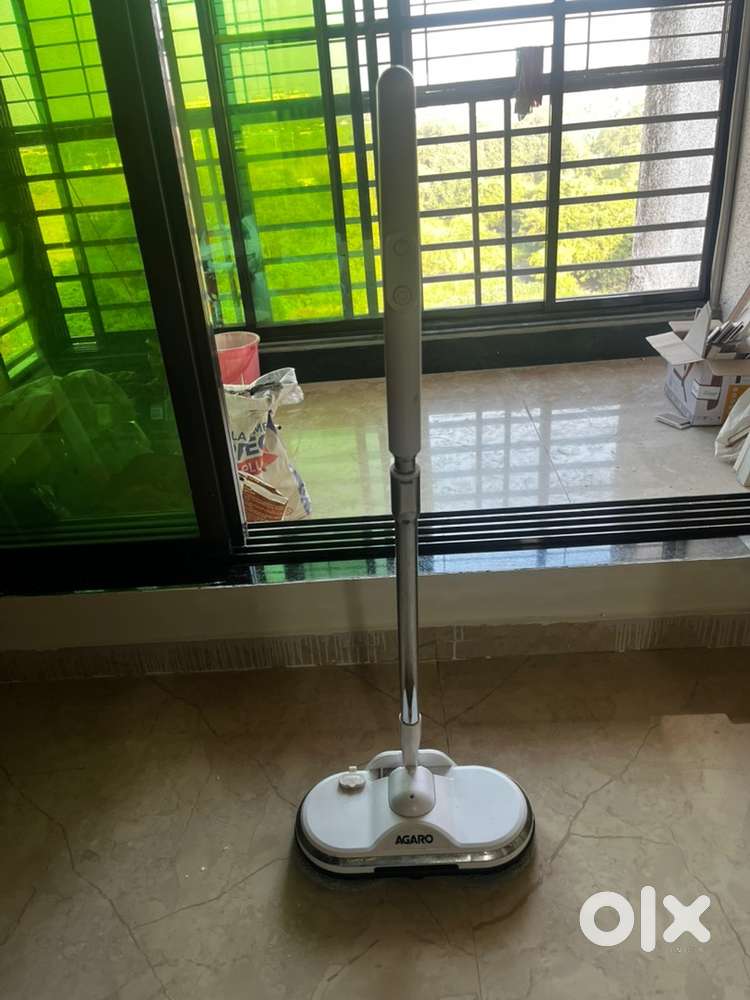 Automatic floor cleaner