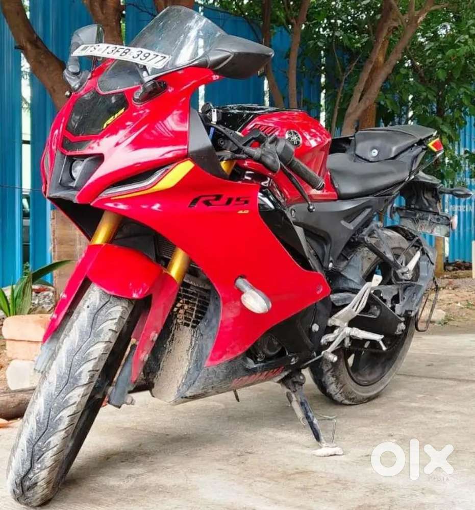 Yamaha R15 V4 2023 Model 13000kms driven price 155000 only