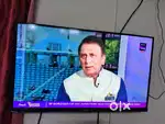 New Hisense 32 inch Smart TV 5 days old with  2 yrs extended warranty