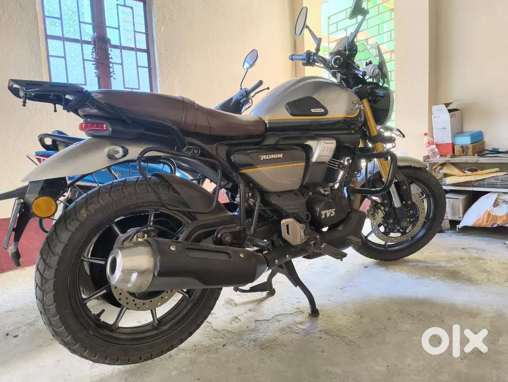 TVS RONIN duel ABS BLUETOOTH TOP MODEL