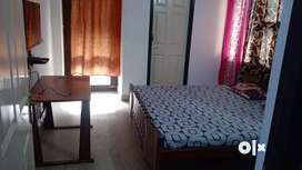 Sharing room furnished with food In Sector 51