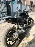 Sell mt15 2023 fully screch less 1000 km drive mt15 sell new condition