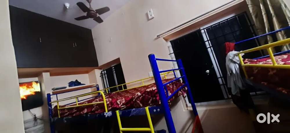 Only batchelors are allowed PG Sharing rooms