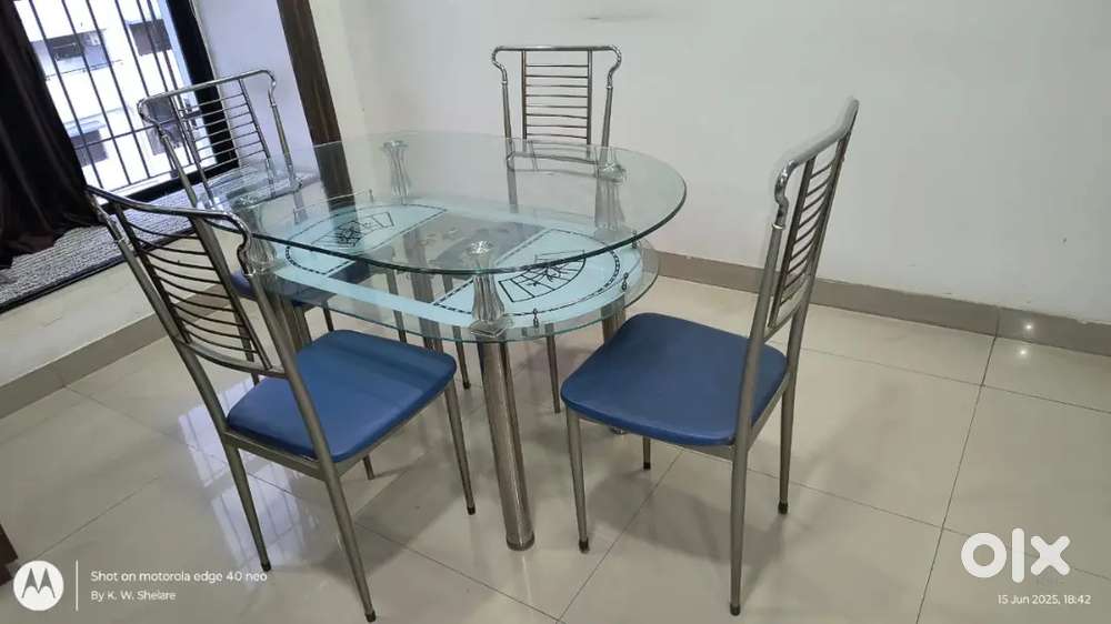 4 Seater Dining Table