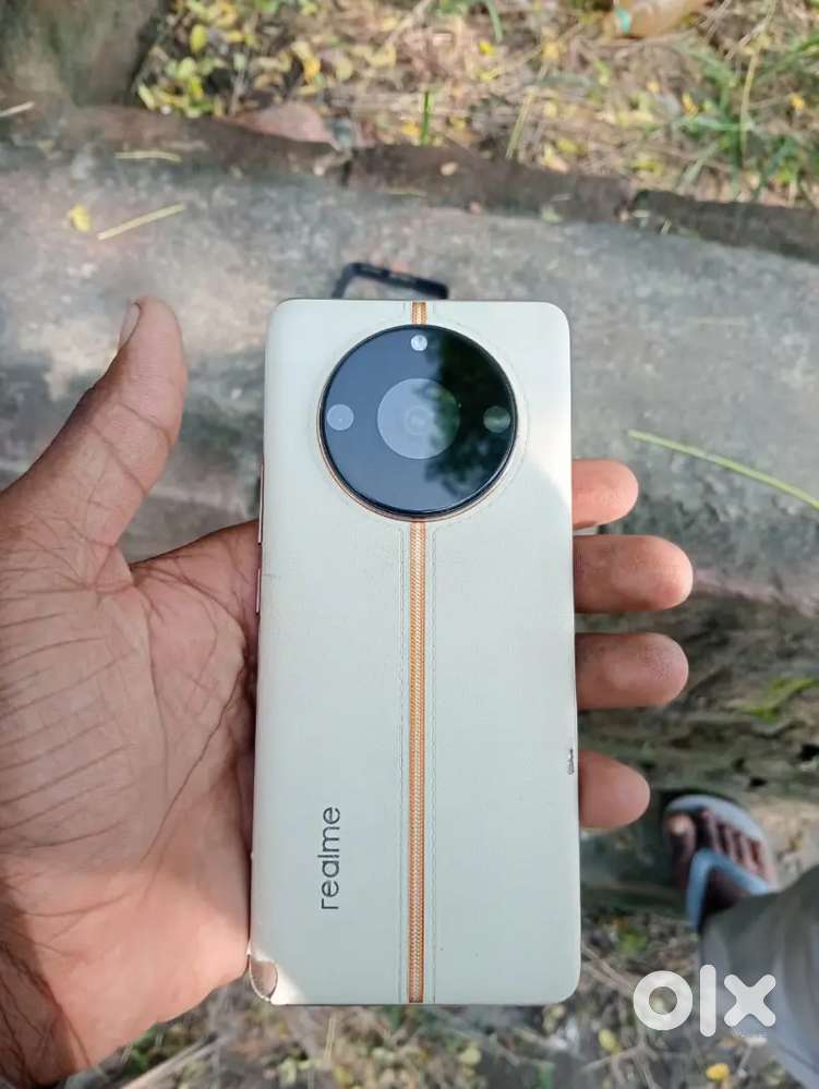 Realme 11pro+ 2025 12 ram 256
