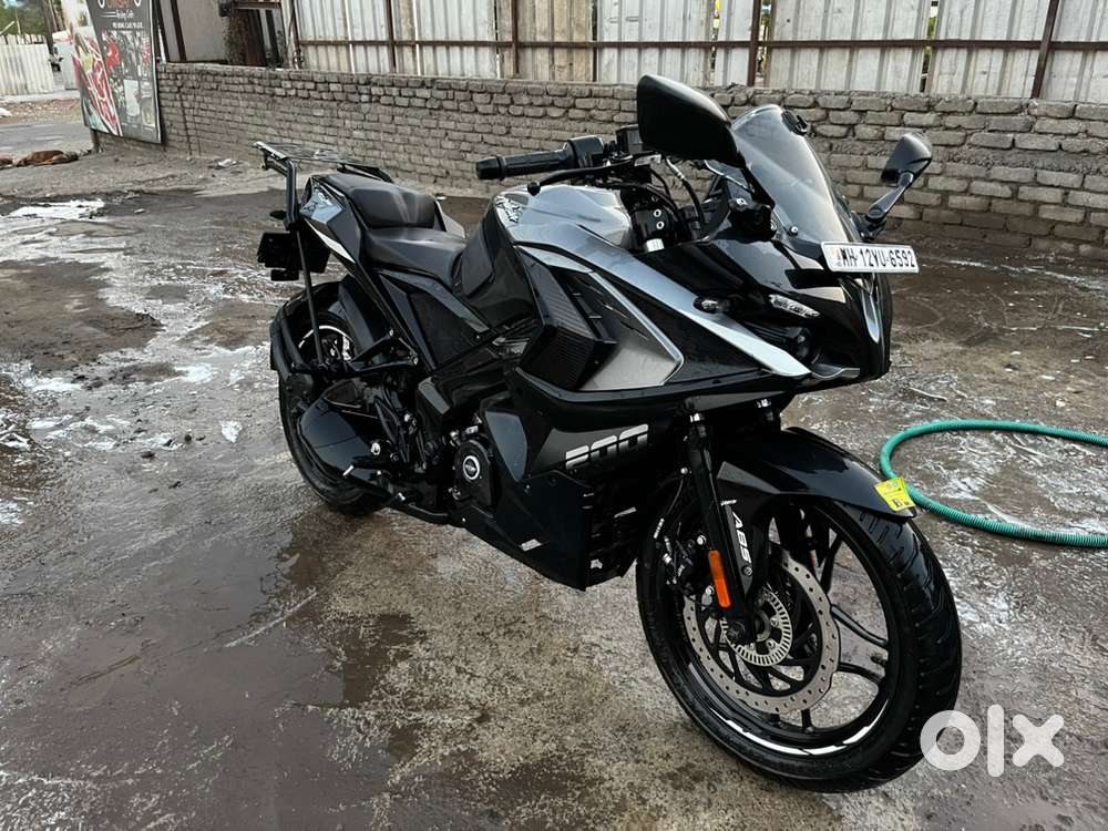 Bajaj Pulsar RS200 - Better Than New!