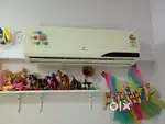 Split Ac 1.5 ton in good condition. Distress sale. Movie out of town