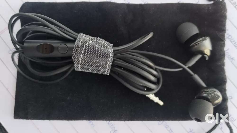 New unused earphone