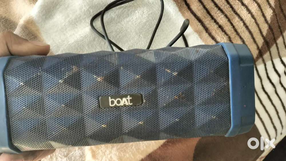 Boat Stone 650 BT  Speaker ( Rs 1100 ) Intex 2.1 BT speaker ( Rs1000 )