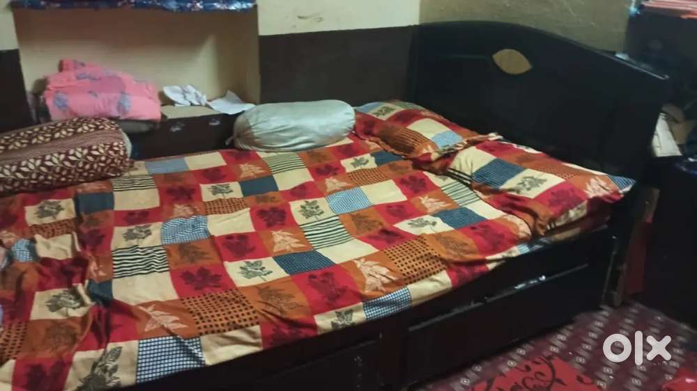 Used Bed With Storage + Mattress – ₹5000
