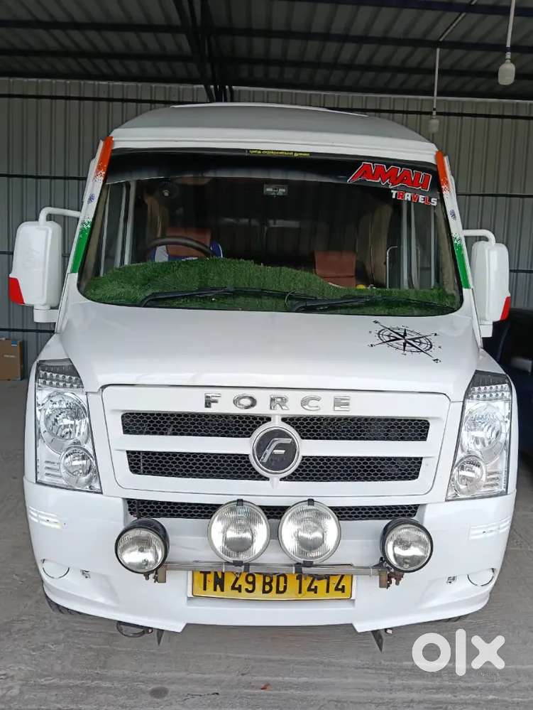 Tempo Traveller 2015