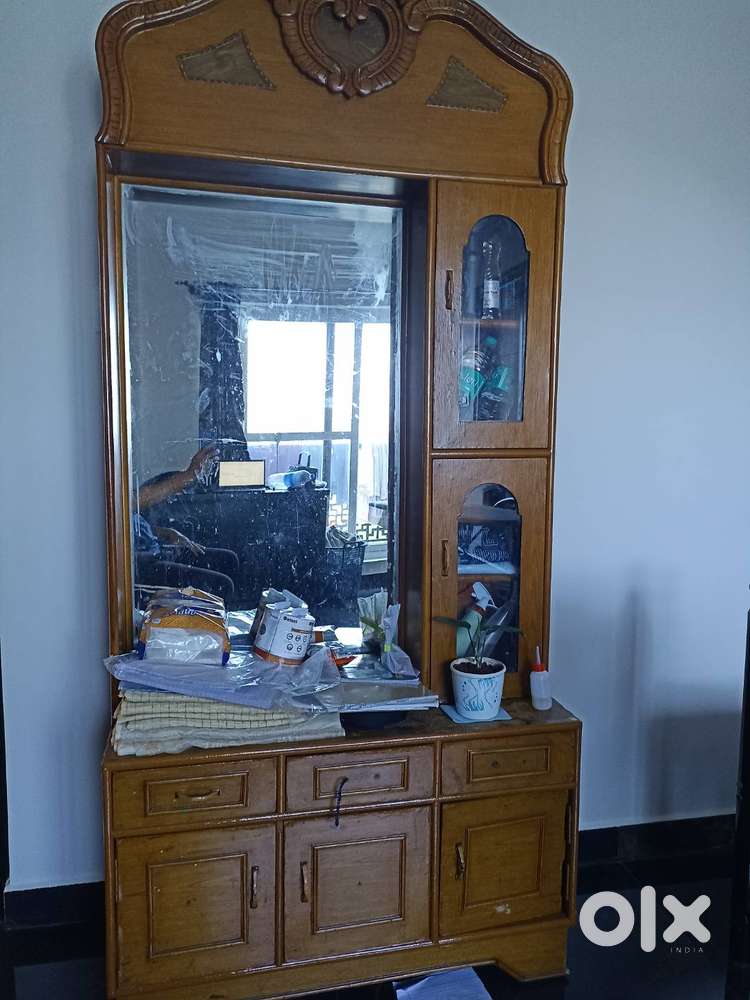 Dressing table