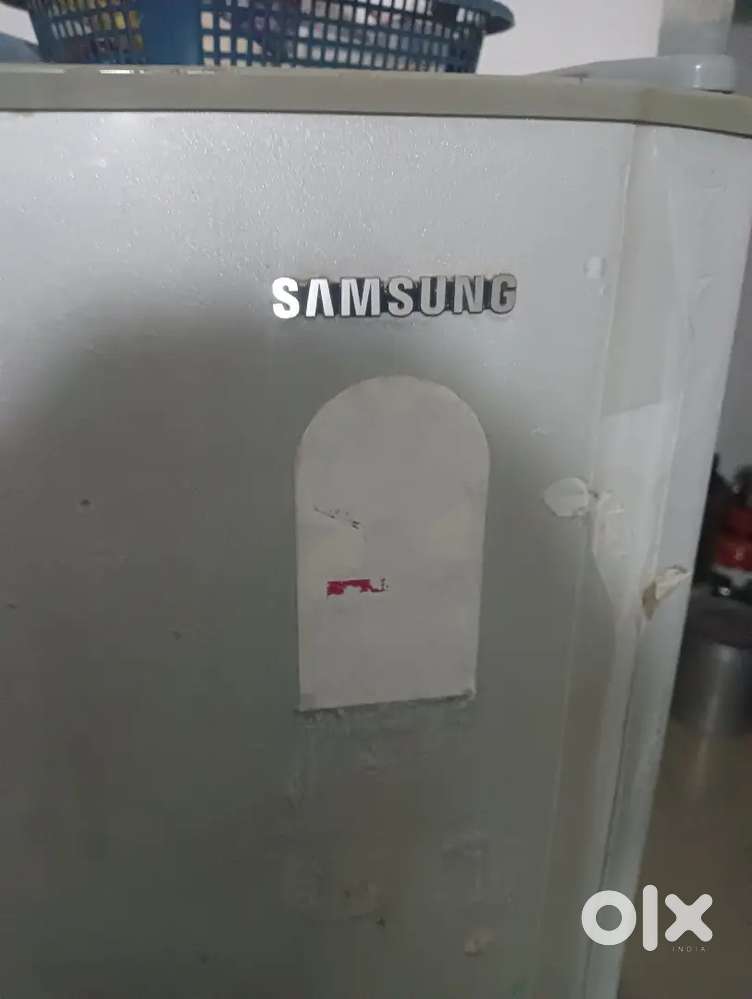 SUMSUNG FRIDGE 280 LITTER