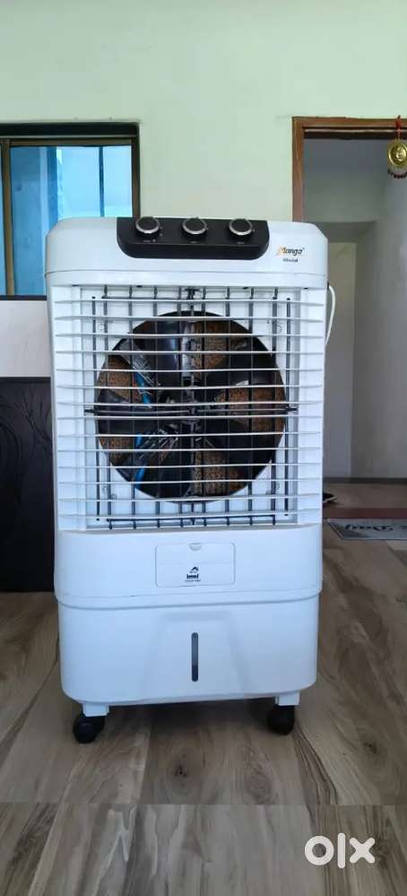 Mango company Cooler 55 liter used only 1time