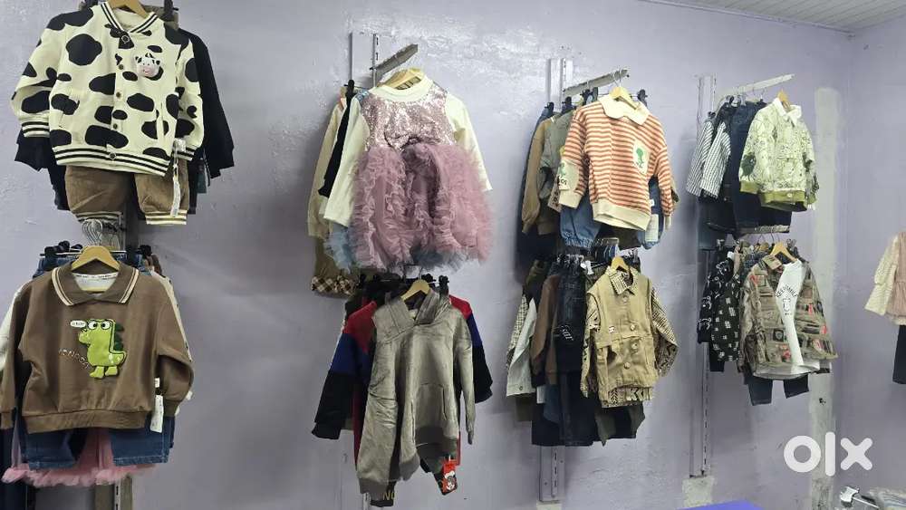 Salesman for kids clothing shop